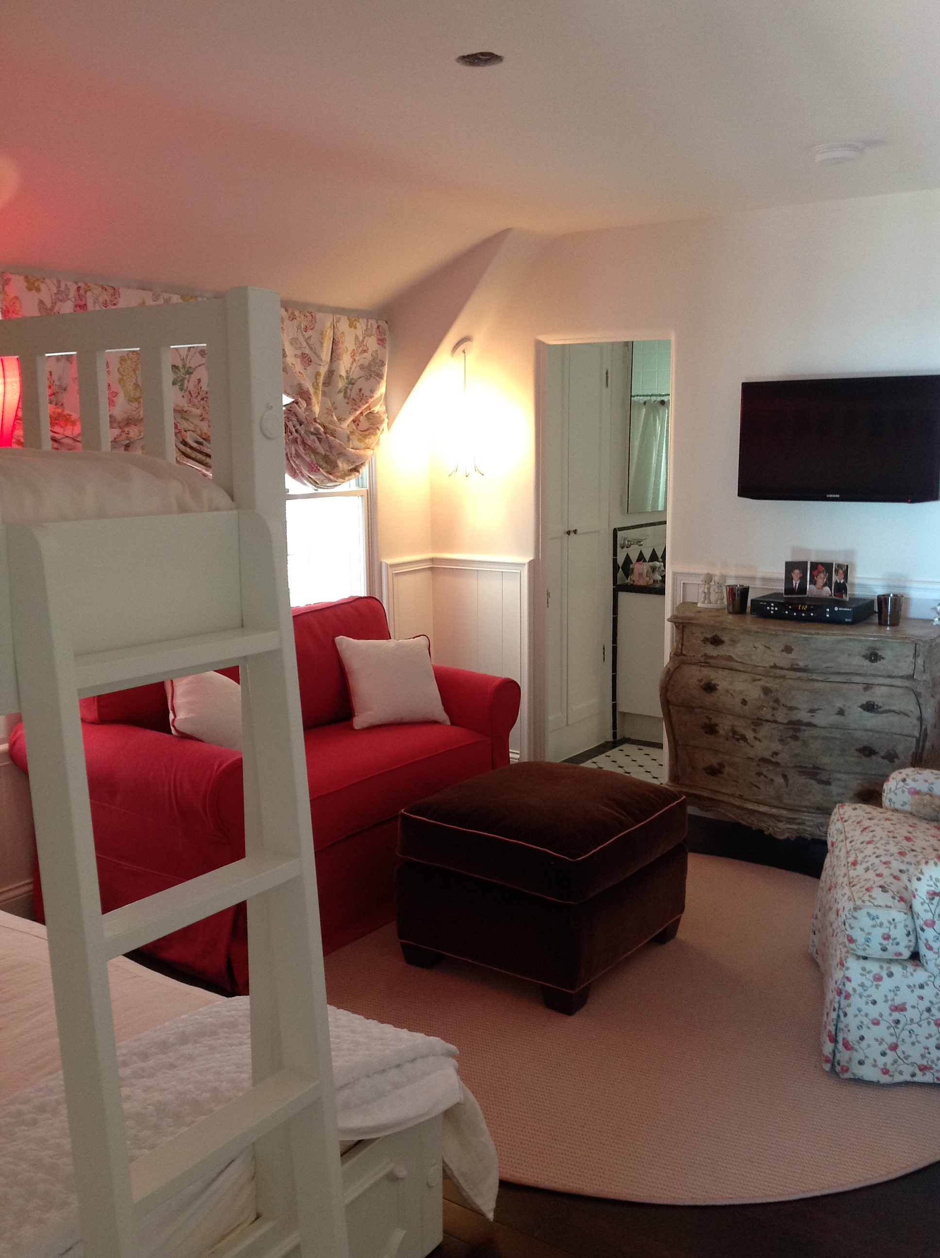 Girl's Room After 3